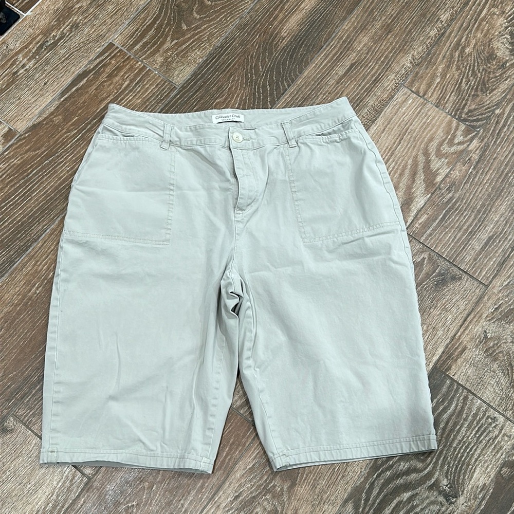 Coldwater Creek Utility Bermuda Khaki Shorts Size 14